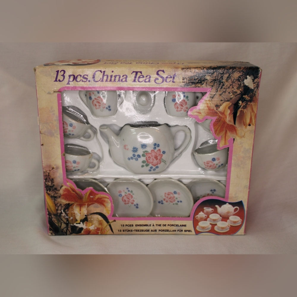 Vintage Floral 13 Piece China Kids Tea Set NIB